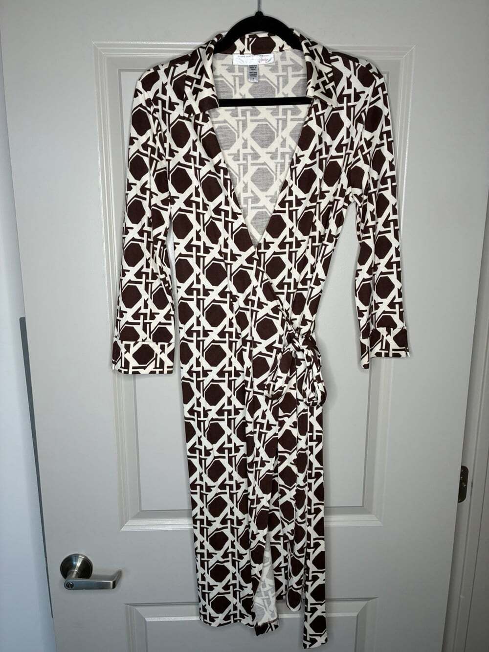 Diane von Furstenburg VTG Jeanne Silk Jersey Wrap Dress Giant Cane Link Brown 10